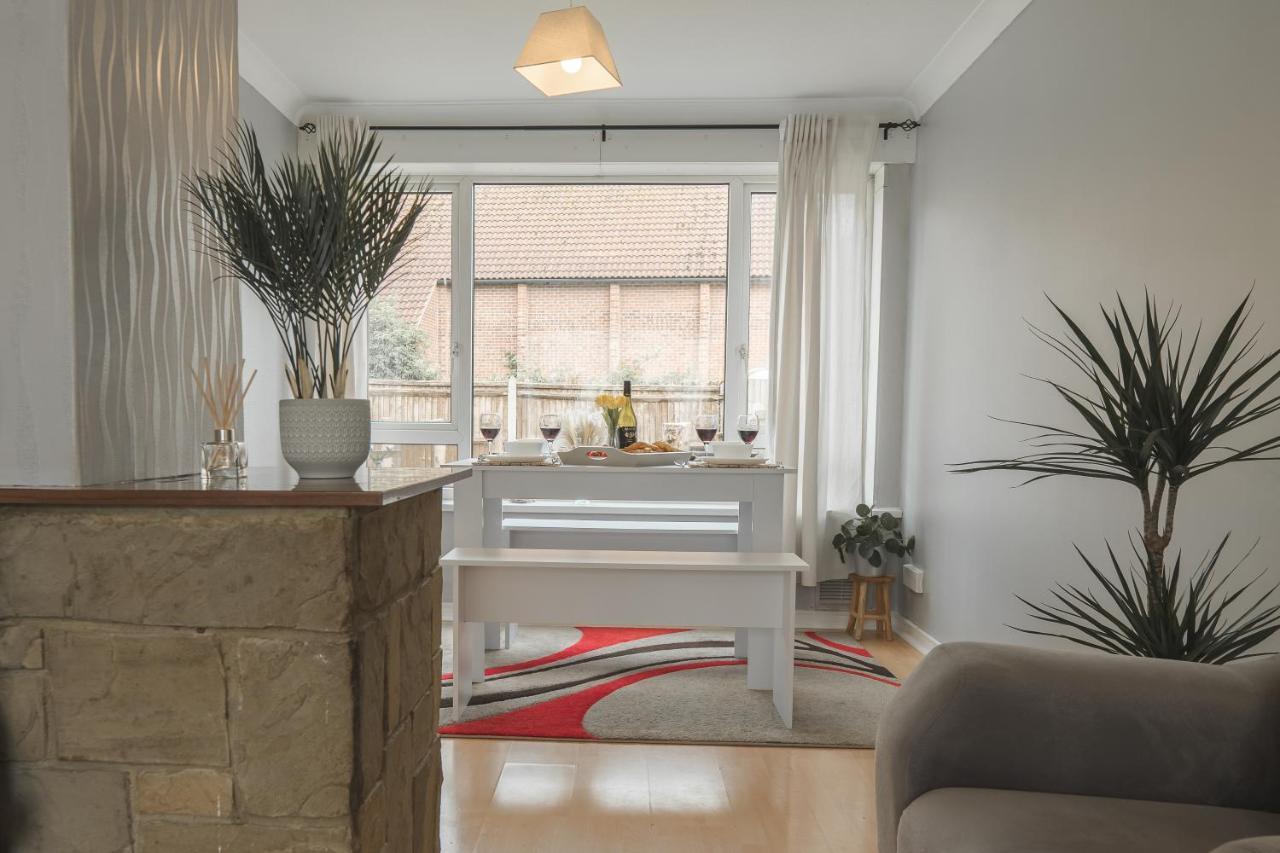 Idyllic 3-Bed House. 5-Min From Channel Tunnel Villa Фолкстон Екстериор снимка